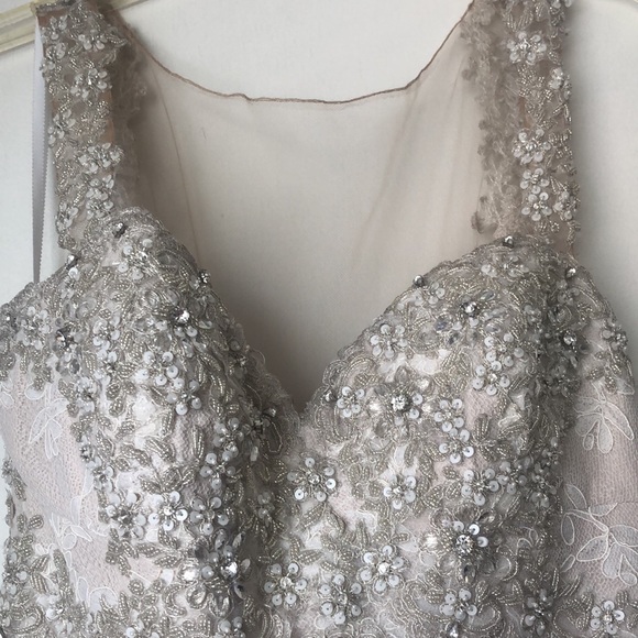 Ivory gorgeous size 8 Watters wedding dress - Picture 5 of 10